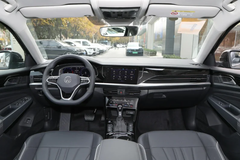 Volkswagen Passat 2024