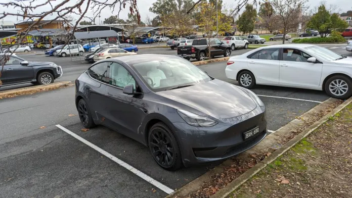 TESLA MODEL